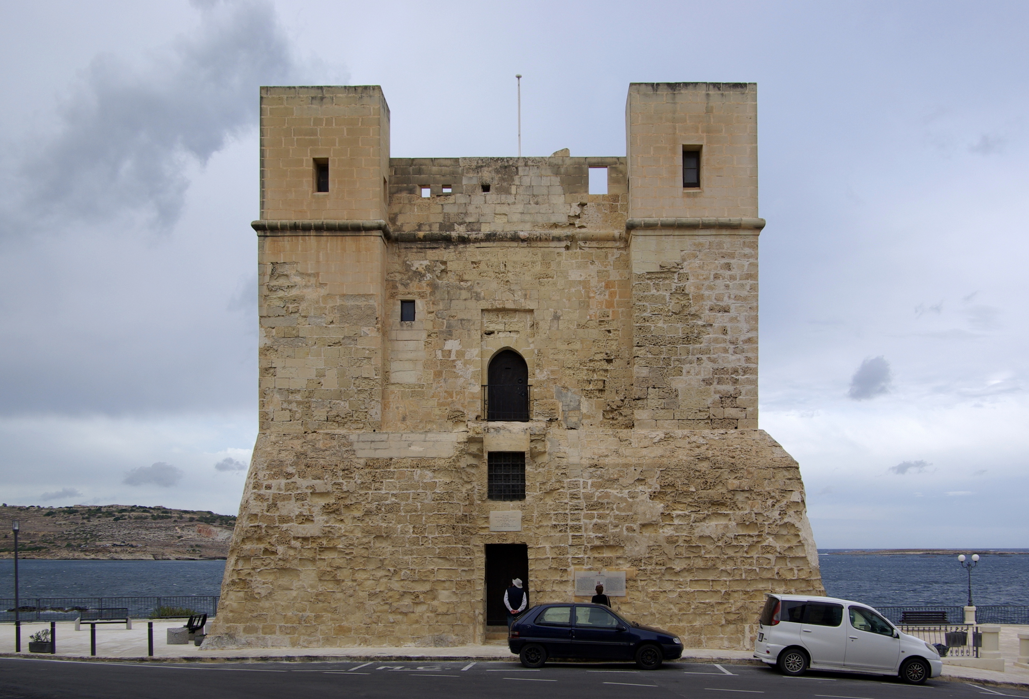 Malta Wignacourt Tower BW 2011-10-09 15-47-49 1