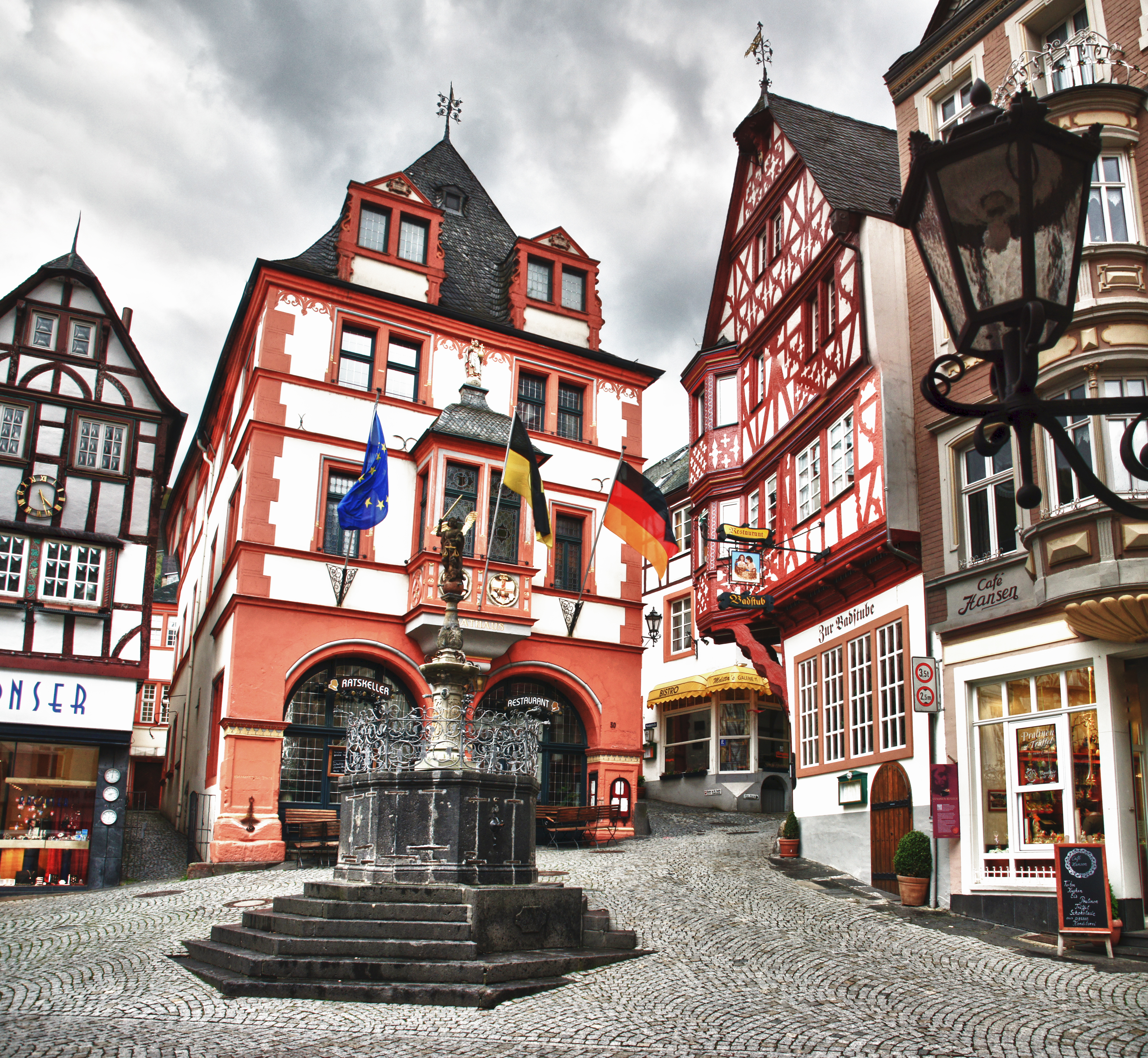 Marketplace Bernkastel-Kues (5645724988)