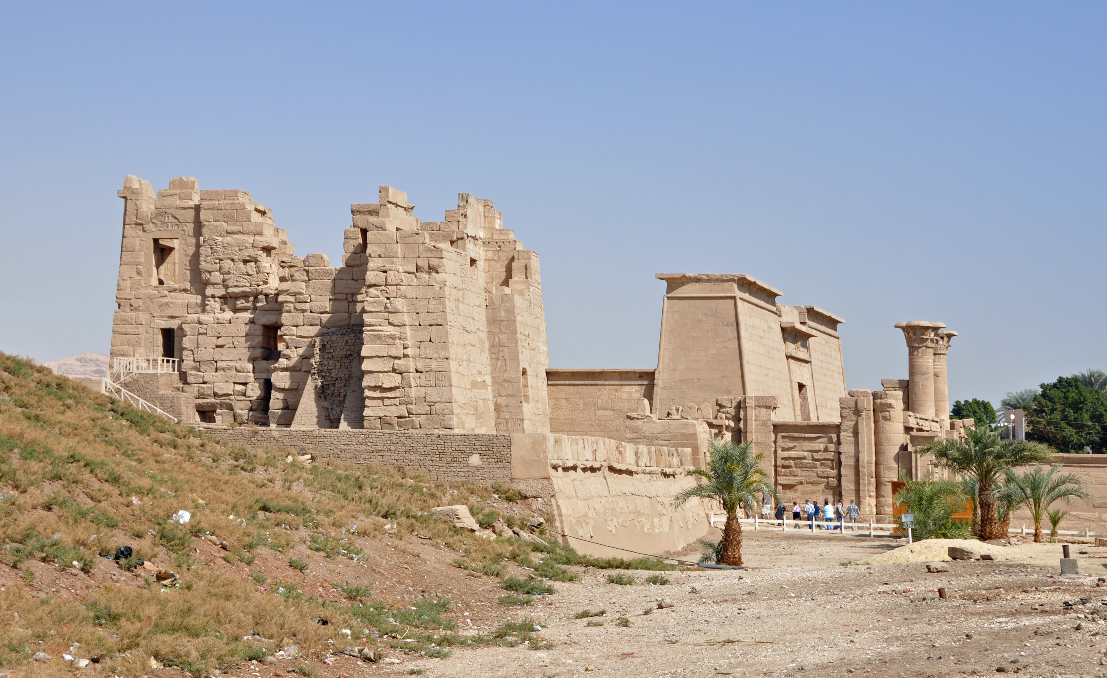Medinet Habu Temple R01