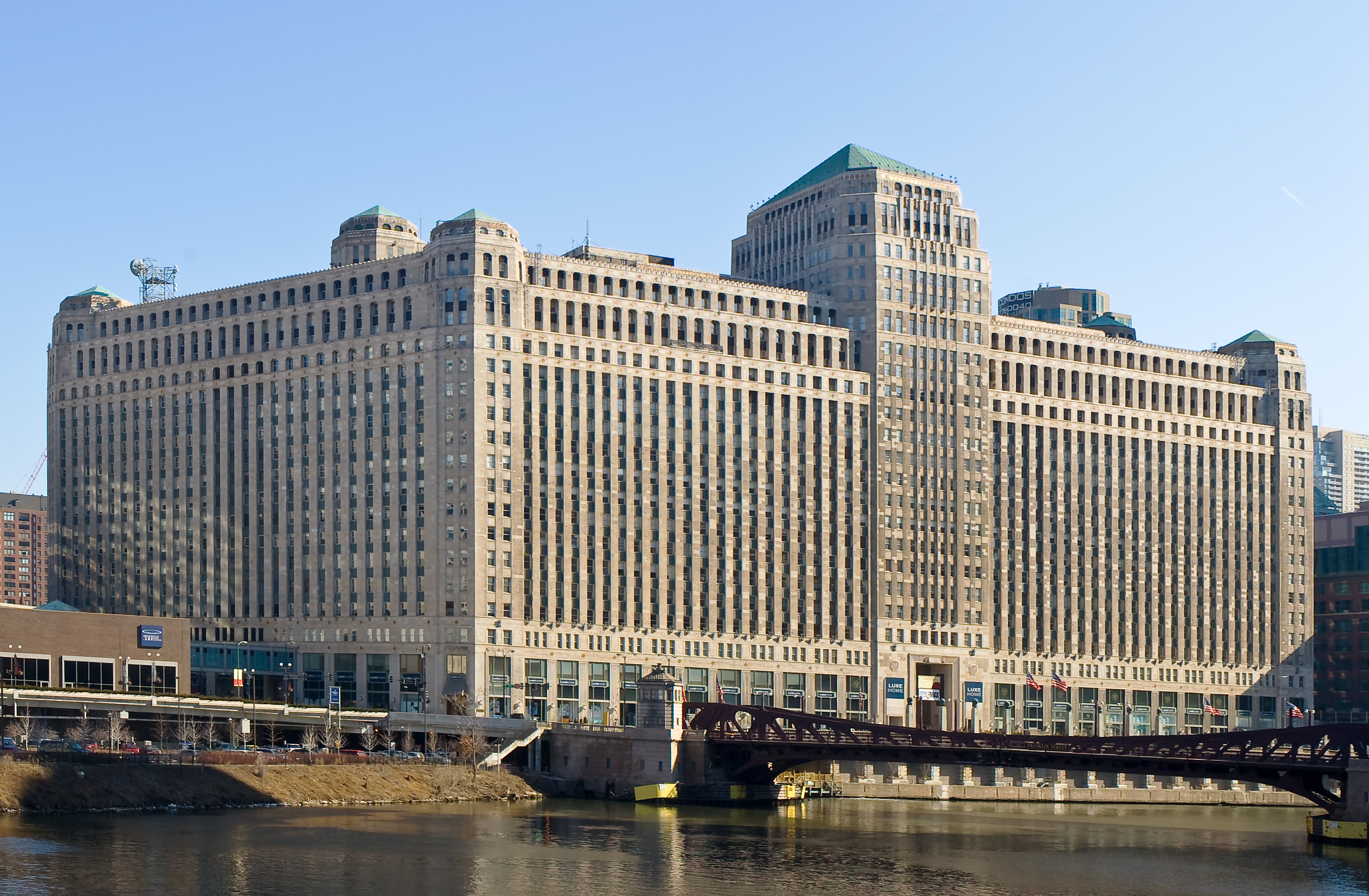Merchandise Mart 080405