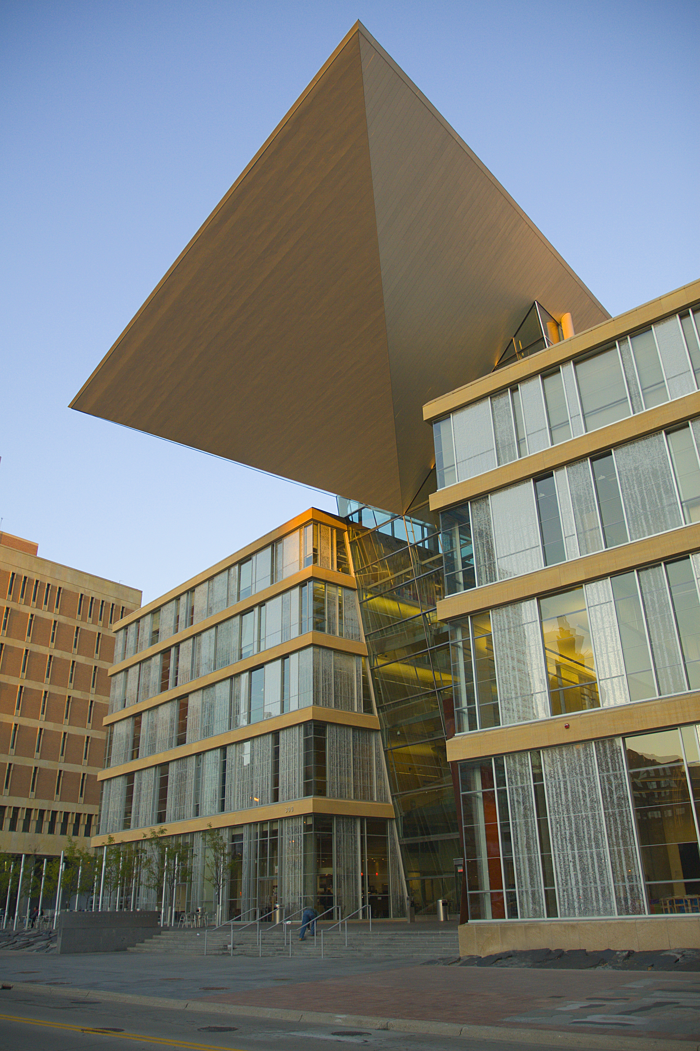 Minneapolis Public Library-central-2006-10-27