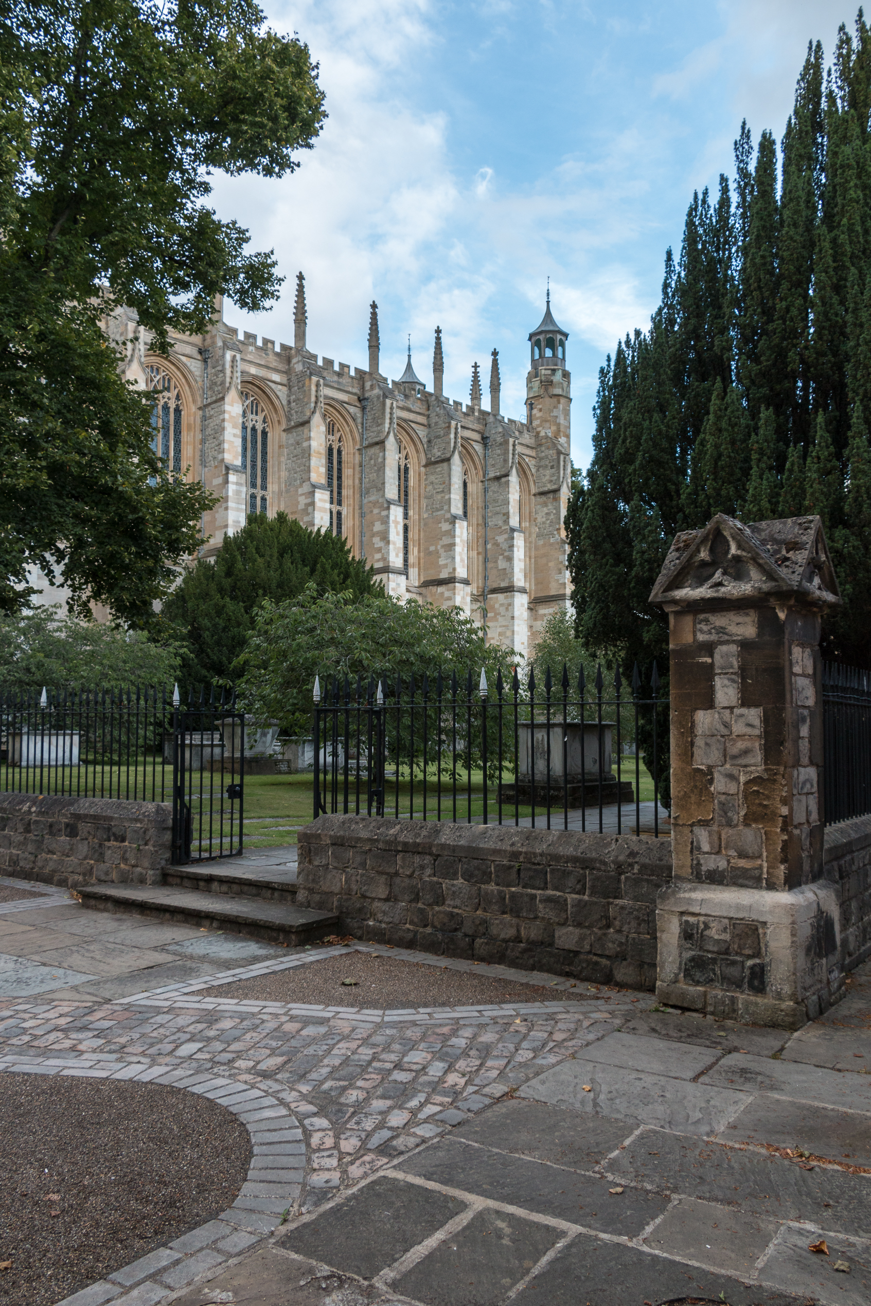 MK17849 Eton College Church Yard