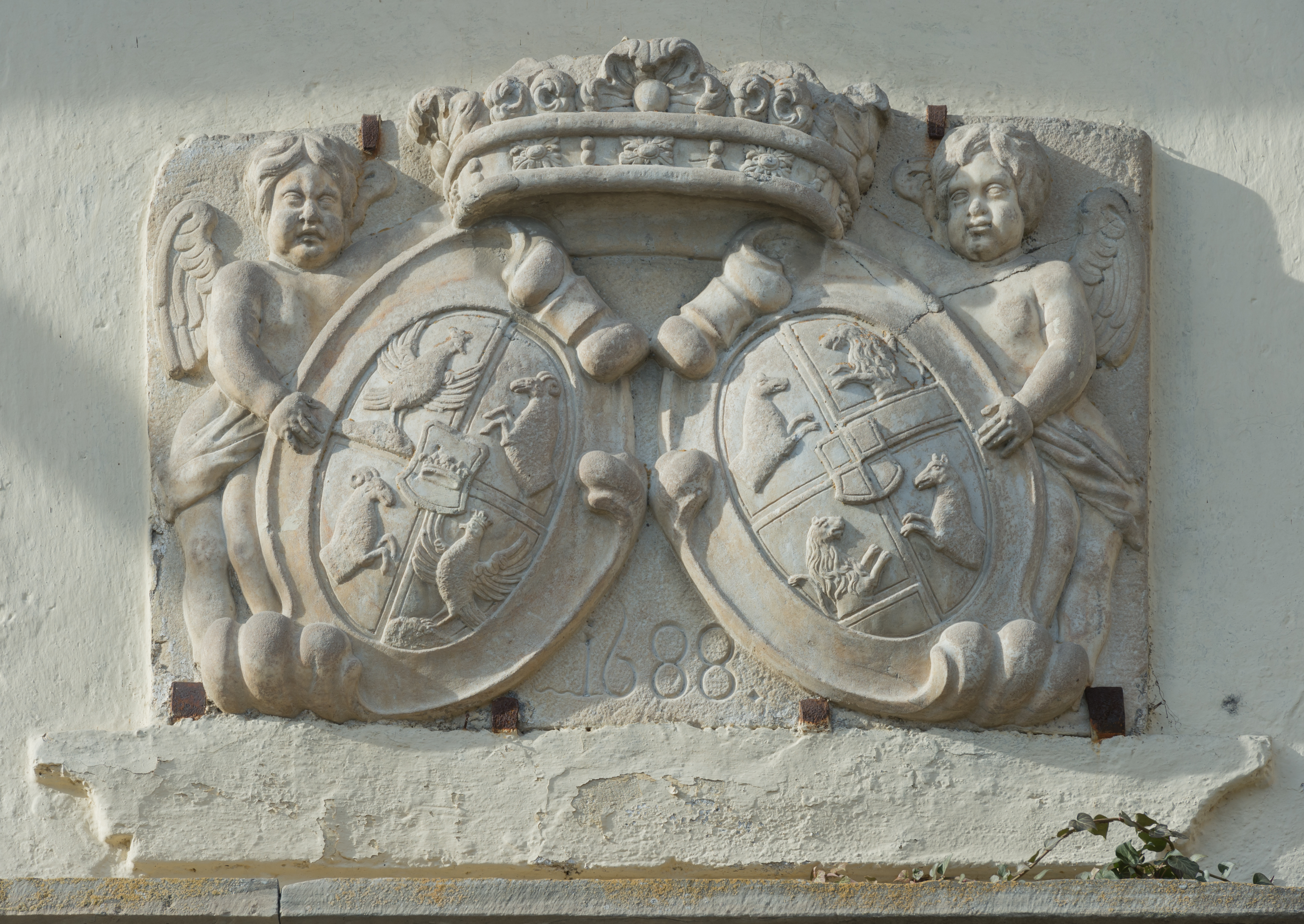 Moosburg Schloss Supraporte Doppelwappen Kronegg Zinzendorff 26012016 2668