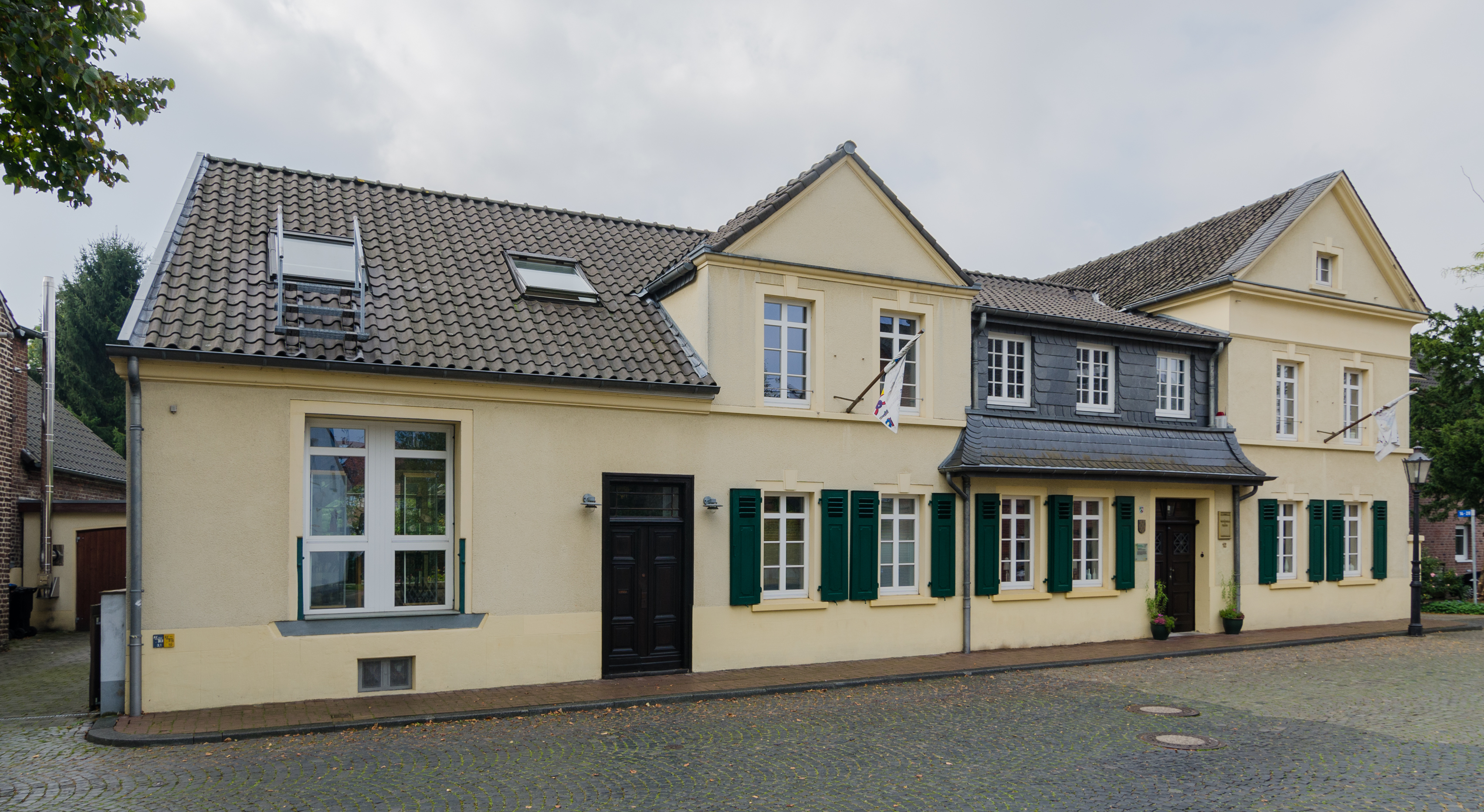 Neukirchen-Vluyn, Schulplatz 12, 2014-09 CN-01