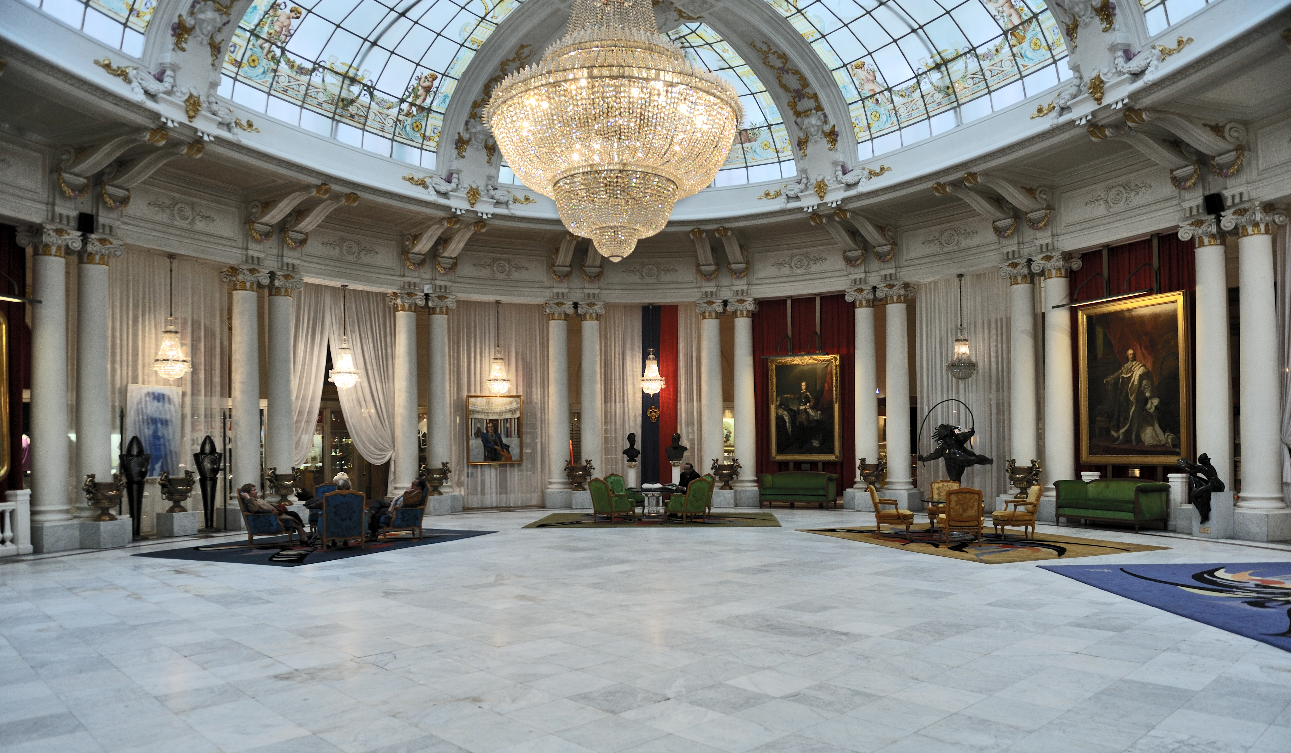 Nice Hotel Negresco hall central