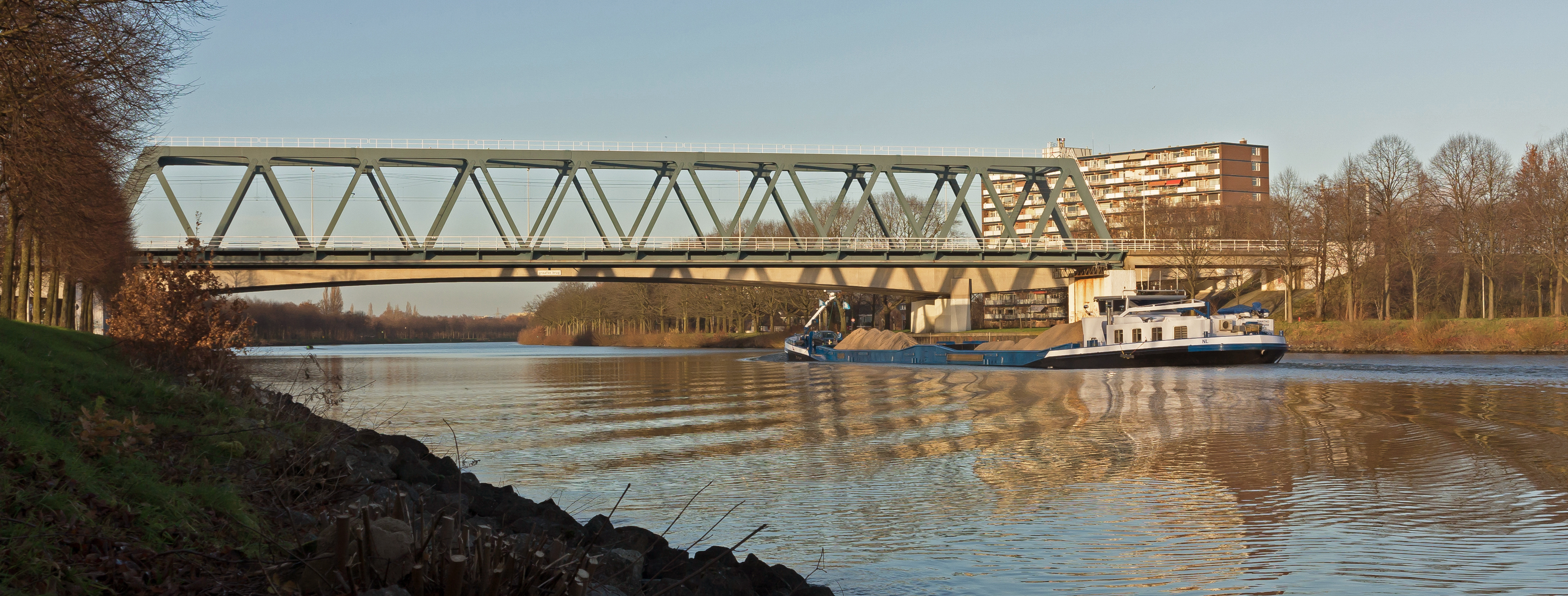 Nijmegen, spoorbrug over het Maas-Waalkanaal foto6 2015-12-09 15.13