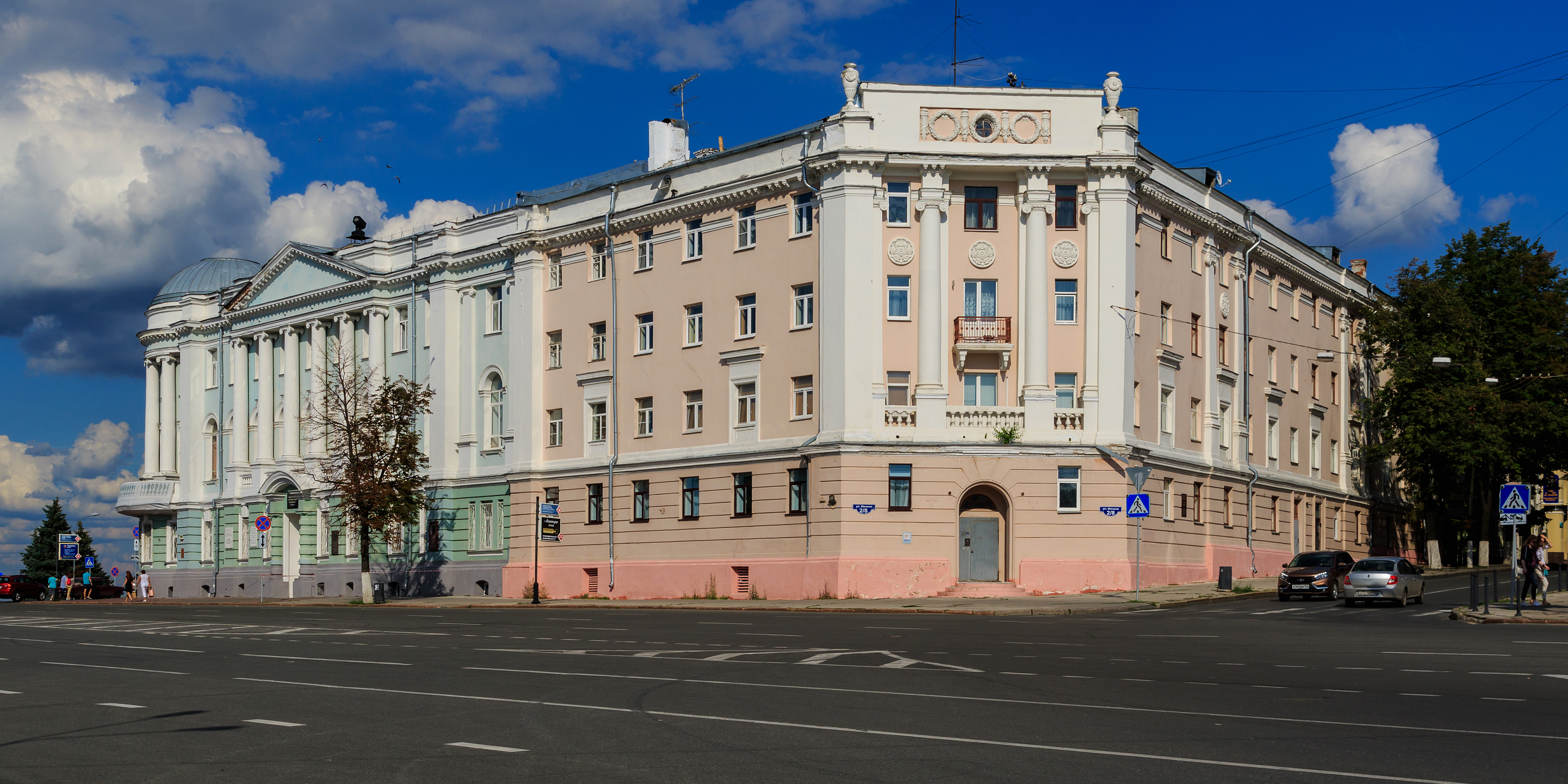NN Minin and Pozharsky Square 08-2016 img1