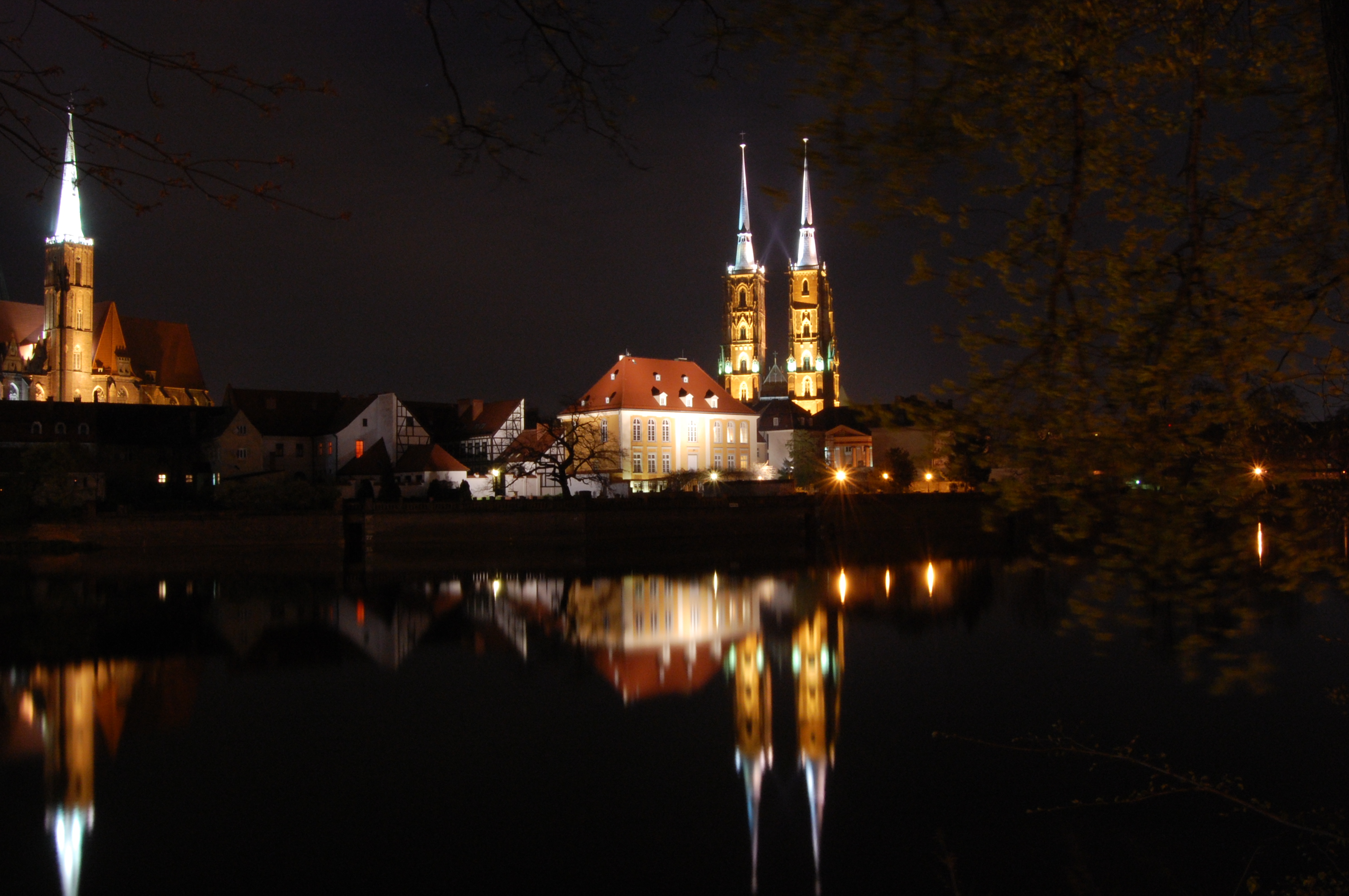 Ostrów Tumski nocą
