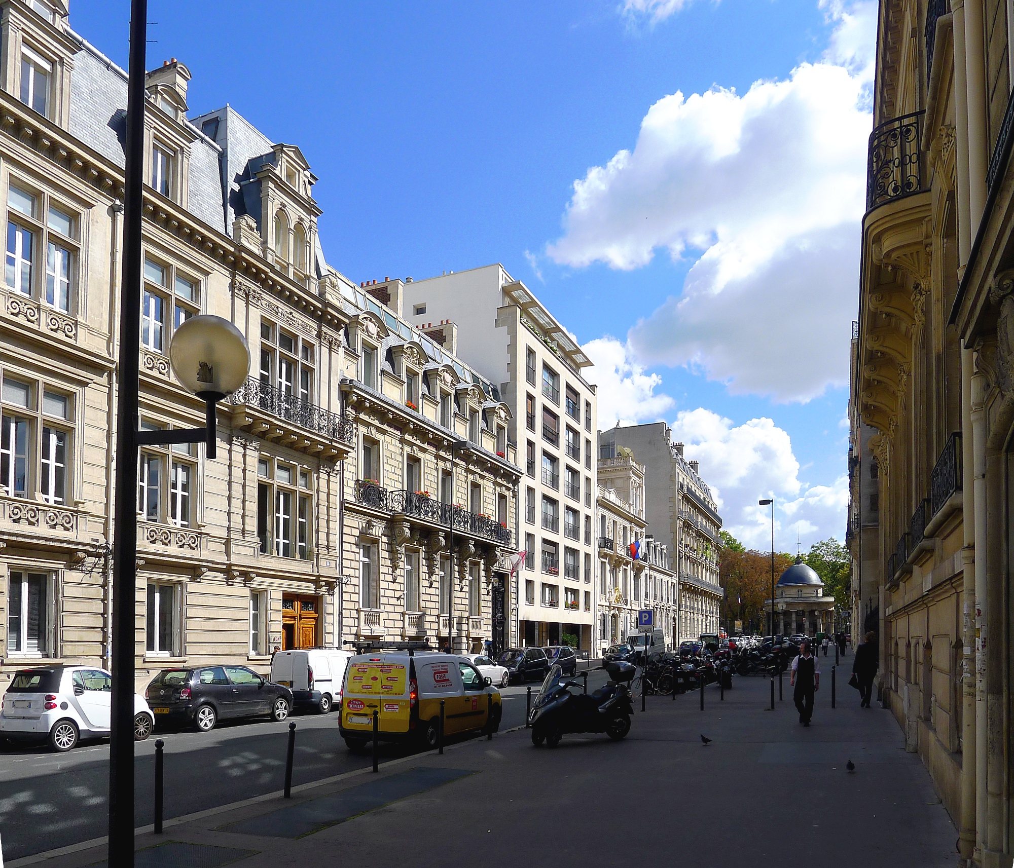 P1050392 Paris XVII rue de Prony rwk