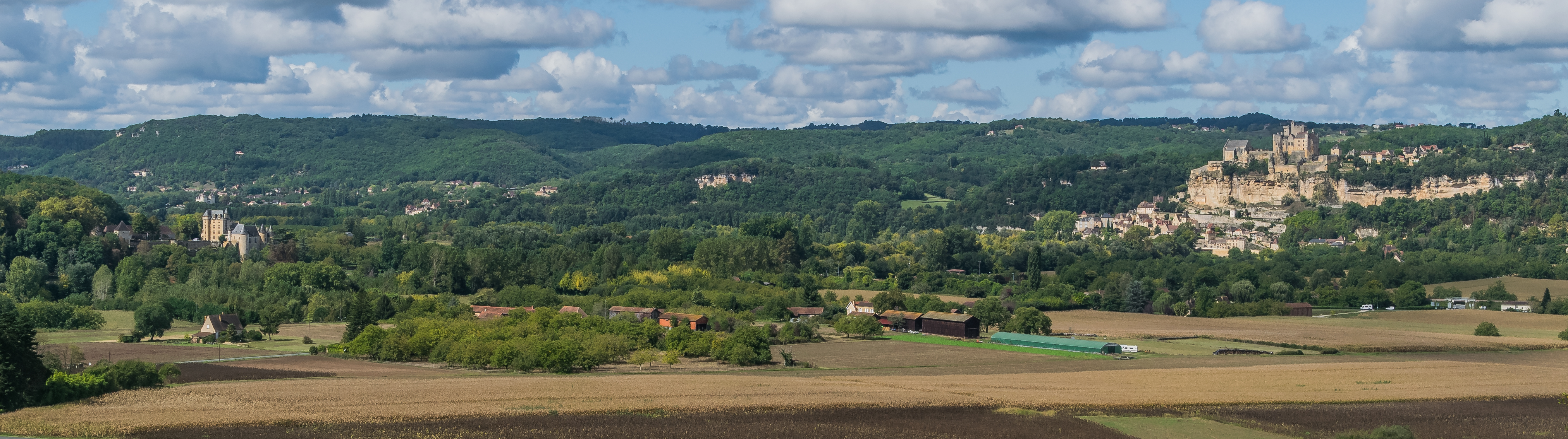 Panorama of the castle of Fayrac and Beynac