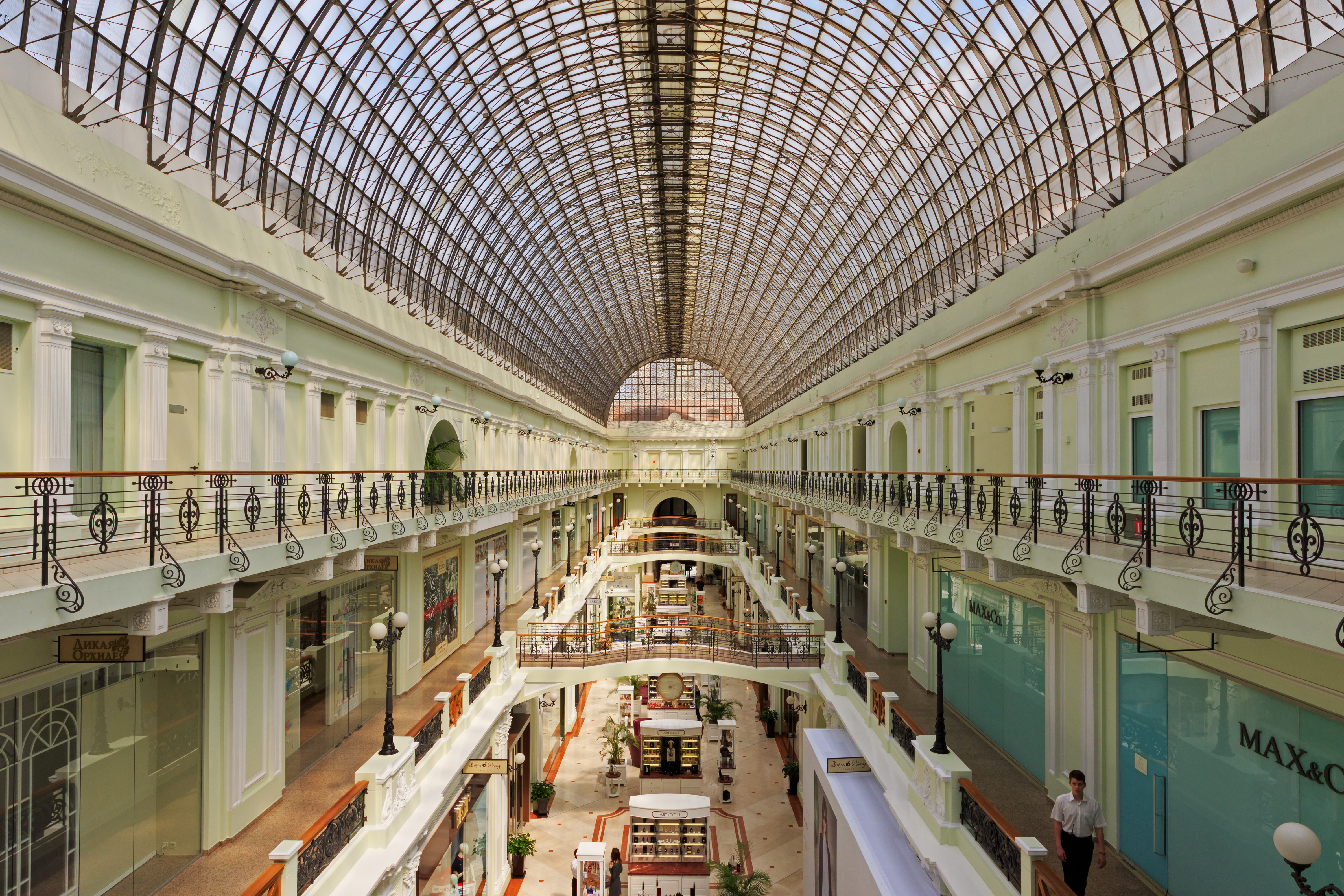 Petrovsky Passage interior 06-2015
