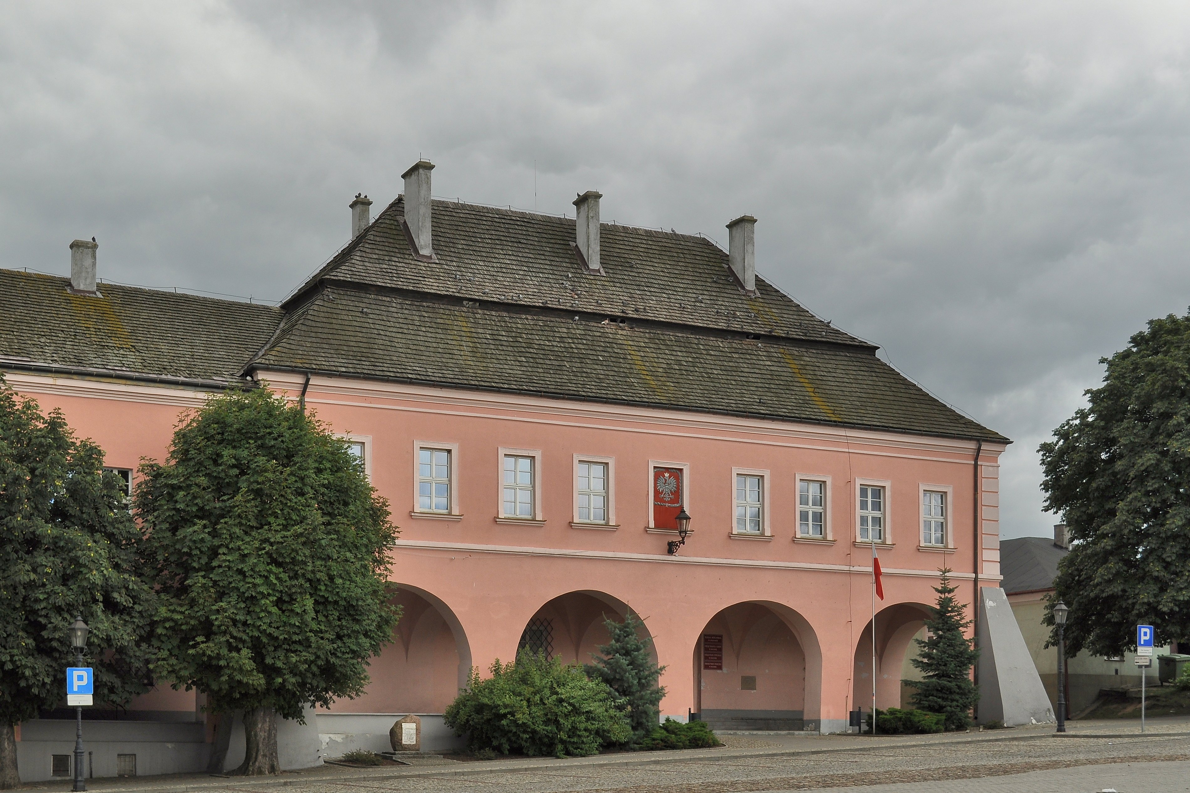 PL - Opatów - ratusz - 2012-08-11--16-01-20-01