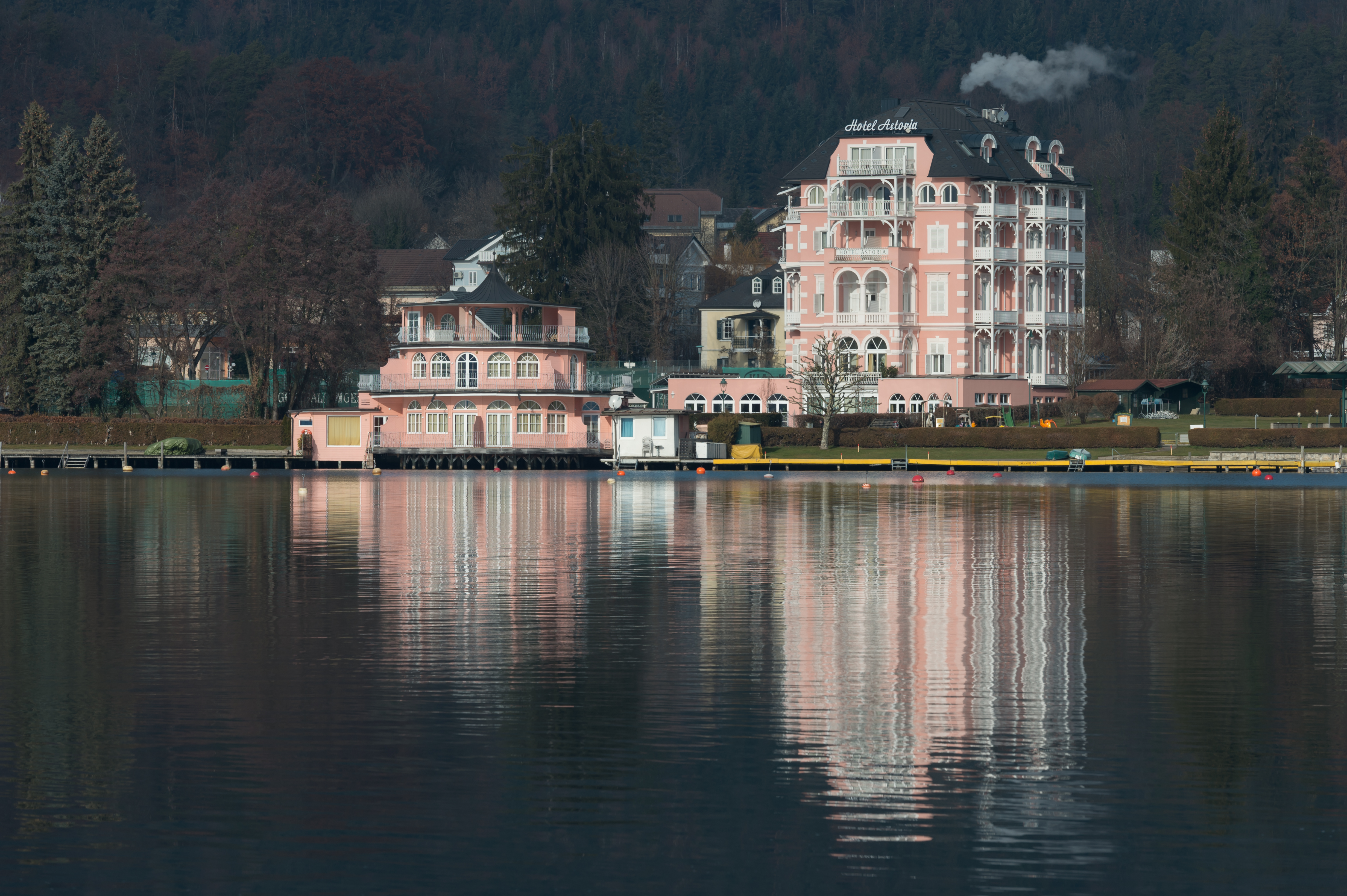Poertschach Annastrasse 43 Hausboot und Hotel Astoria 17122015 2561