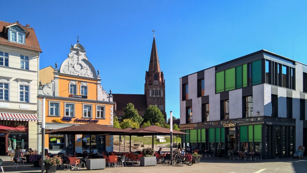16-07-20-Marktplatz-Eberswalde-RalfR-WP 20160720 17 31 14 Pro