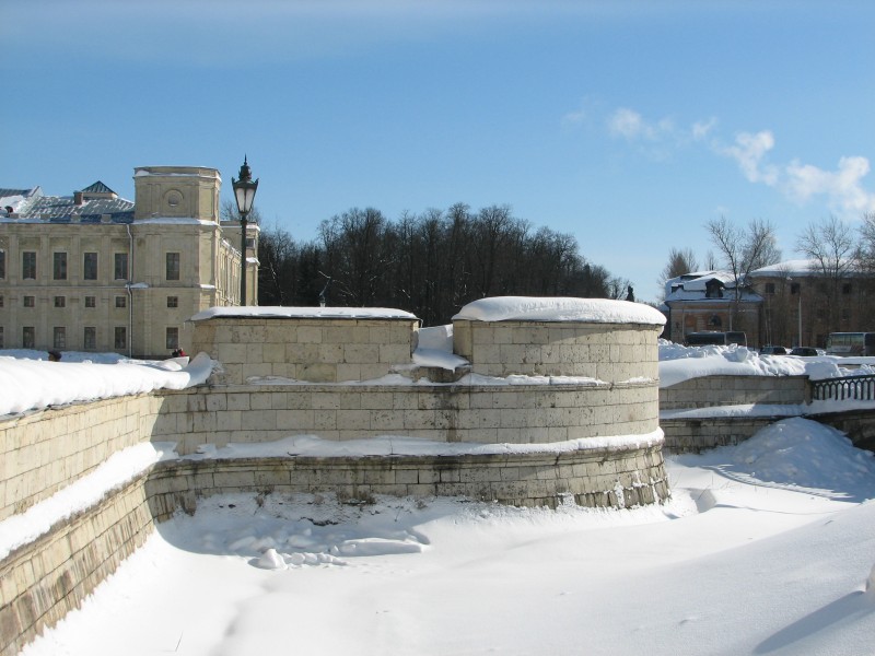 2010-03-06 Бастион ограждения площади Большого Гатчинского дворца