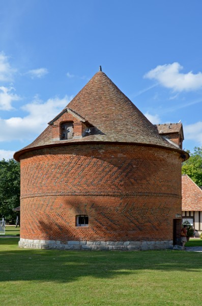 2012--DSC 0239-Pigeonnier-du-chateau-de-Vascoeuil