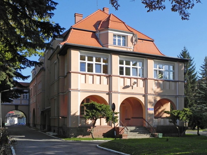 2012 Kłodzko, zespół szpitalny, budynek neurologii