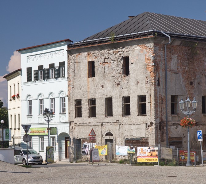 2014 Frydek-Mistek, Kamienice, Zámecké náměstí 52 i ul. Zámecká 54, 01
