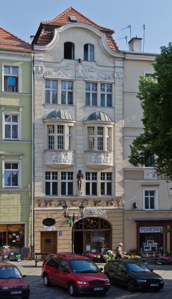 2014 Kłodzko, pl. Chrobrego 13 01