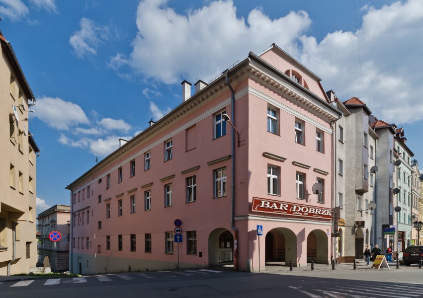 2014 Kłodzko, pl. Chrobrego 32 01