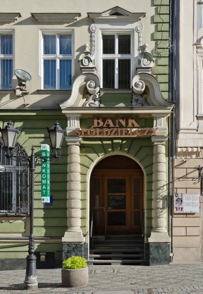 2014 Kłodzko, pl. Chrobrego 4 03