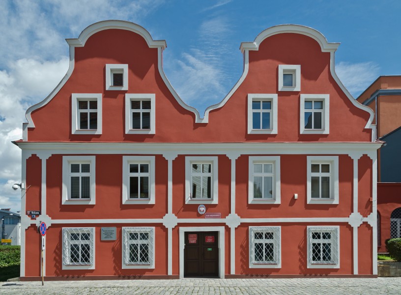 2014 Nysa, ul. Wałowa 3-5 01