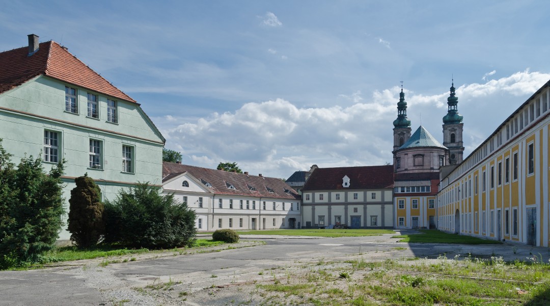 2014 Nysa, Zespół dworu biskupiego, ul. Lompy 06
