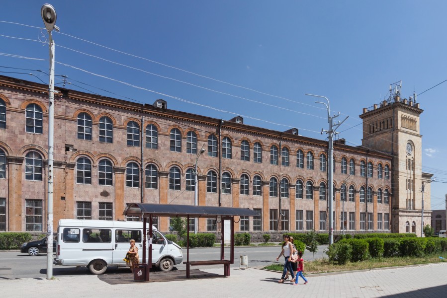 2014 Prowincja Szirak, Giumri, Dawny budynek administracyjny fabryki pończoch
