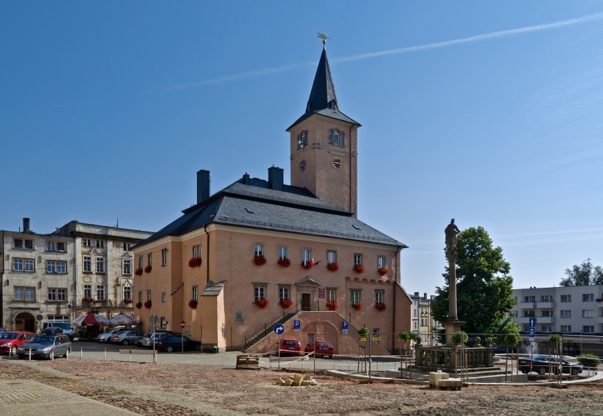 2014 Radków, ratusz i kolumna maryjna 06