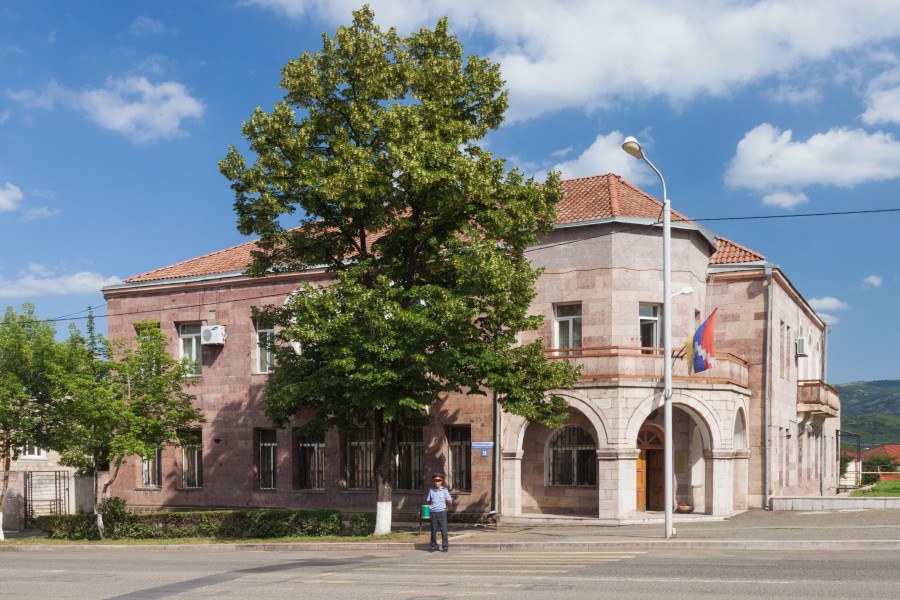2014 Stepanakert, Budynek Ministerstwa Spraw Zagranicznych Republiki Górskiego Karabachu (02)