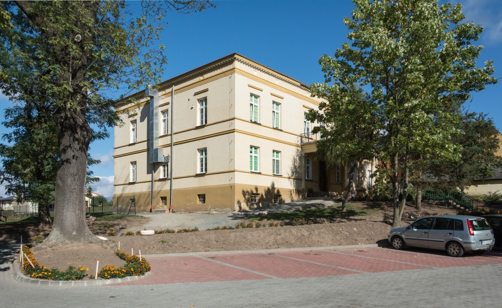2015 Dwór w Bierkowicach 02