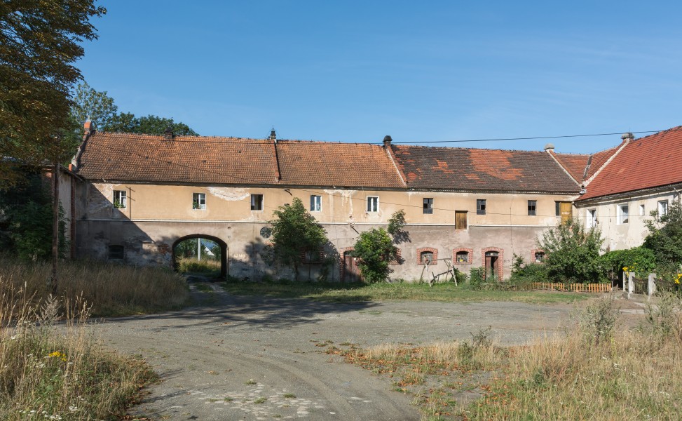2015 Dwór w Starym Wielisławiu, spichrz zachodni