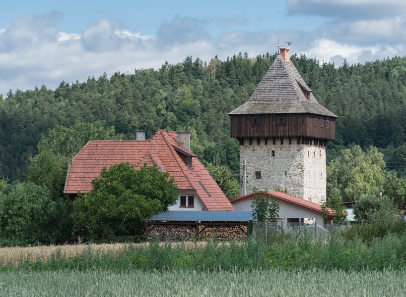 2015 Wieża mieszkalna w Żelaźnie 04