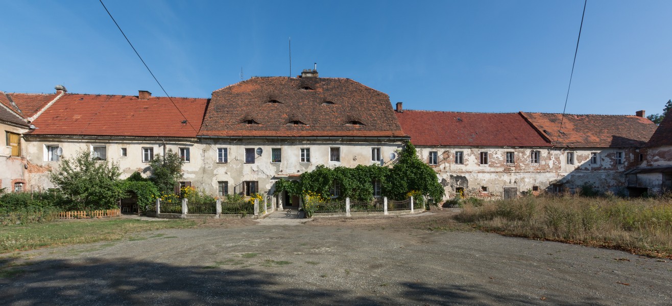 2015 Zespół Dworski w Starym Wielisławiu 01