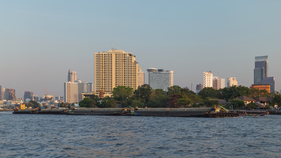 2016 Bangkok, Widoki z promu na rzece Menam (05)