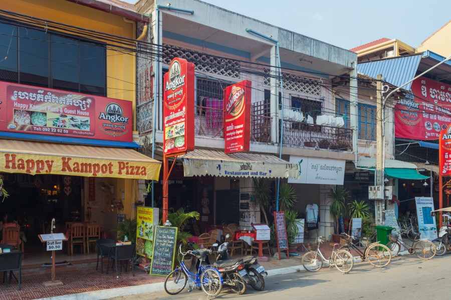 2016 Kampot, Old Market Street, Sklepy i restauracje