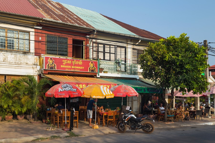2016 Kampot, Stare budynki na ulicy Riverside (05)
