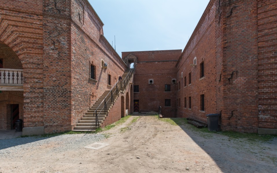 2016 Twierdza Srebrna Góra, fort główny (donżon) 9
