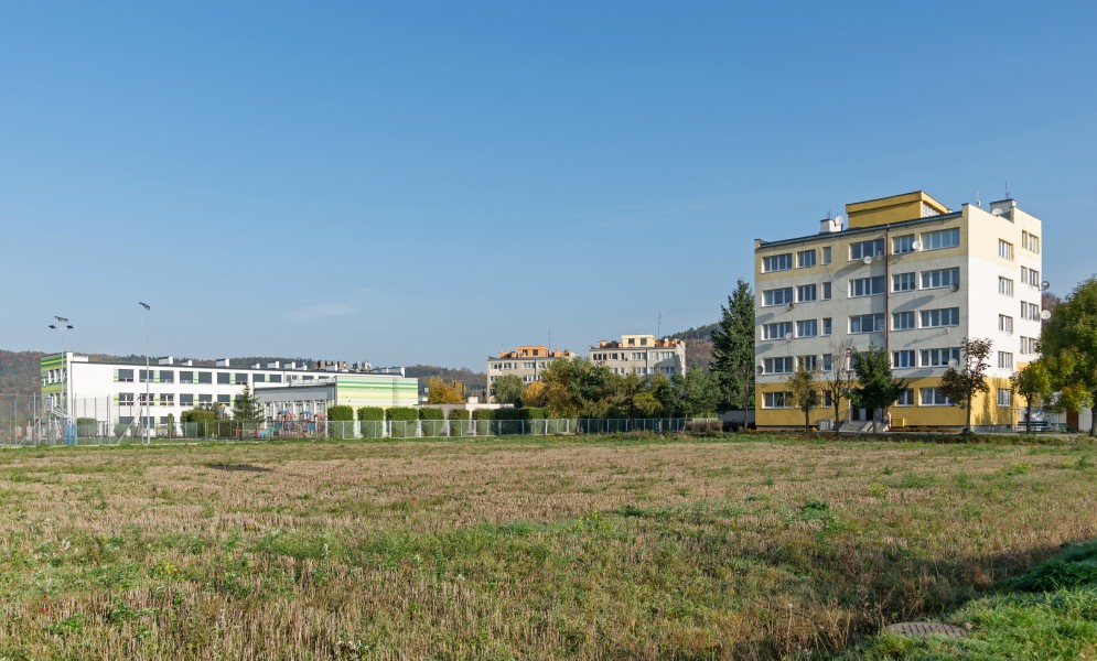 2017 Szkoła podstawowa i budynki mieszkalne w Ołdrzychowicach Kłodzkich