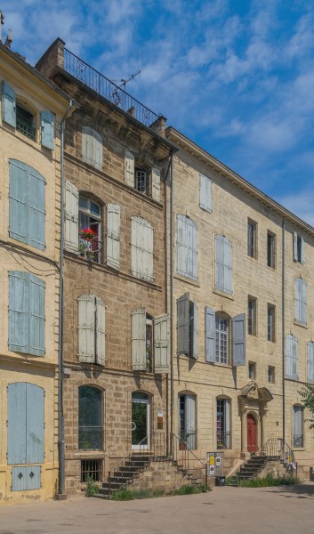 22-24 Cours Jean Jaurès in Pezenas