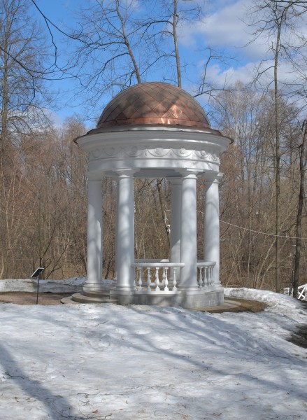 593. Остафьево. Беседка (нач. 19 в., восстановлена в 2000-х г.г.).