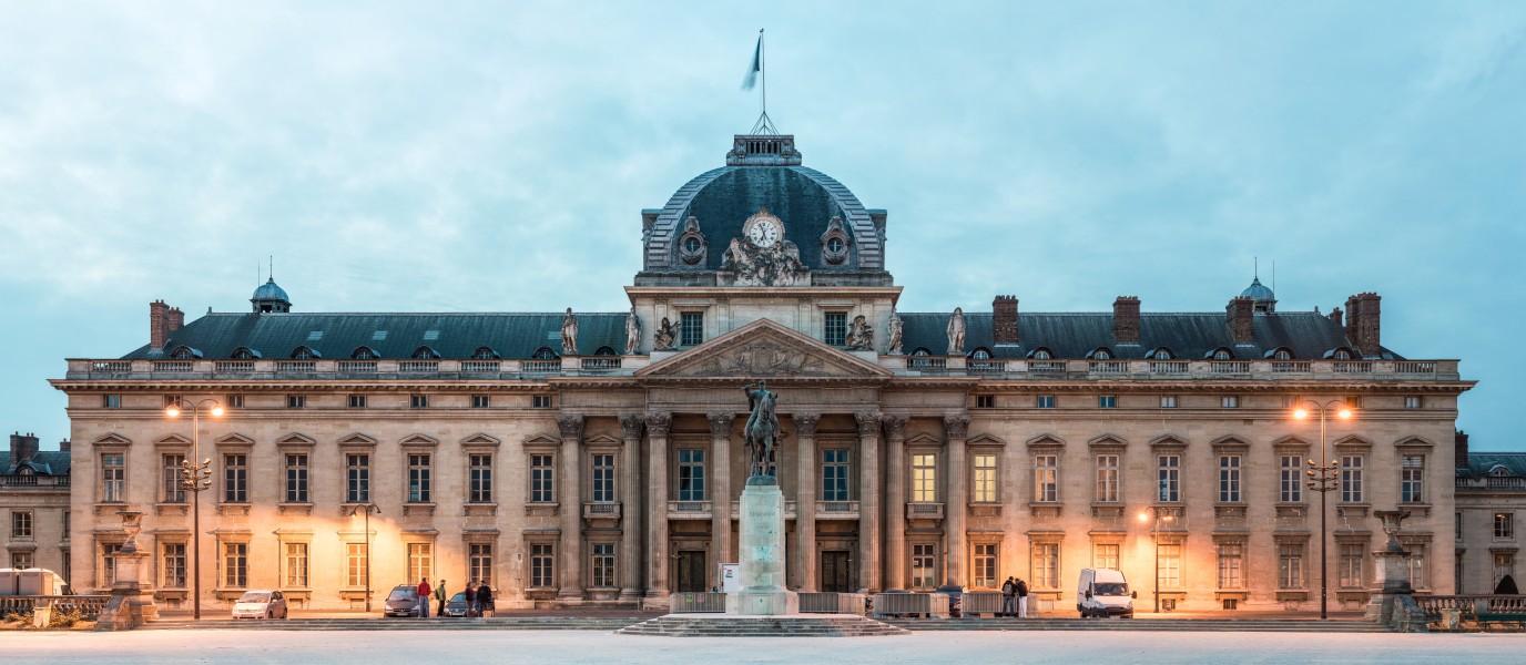 École Militaire at dawn, NW view 140405 1