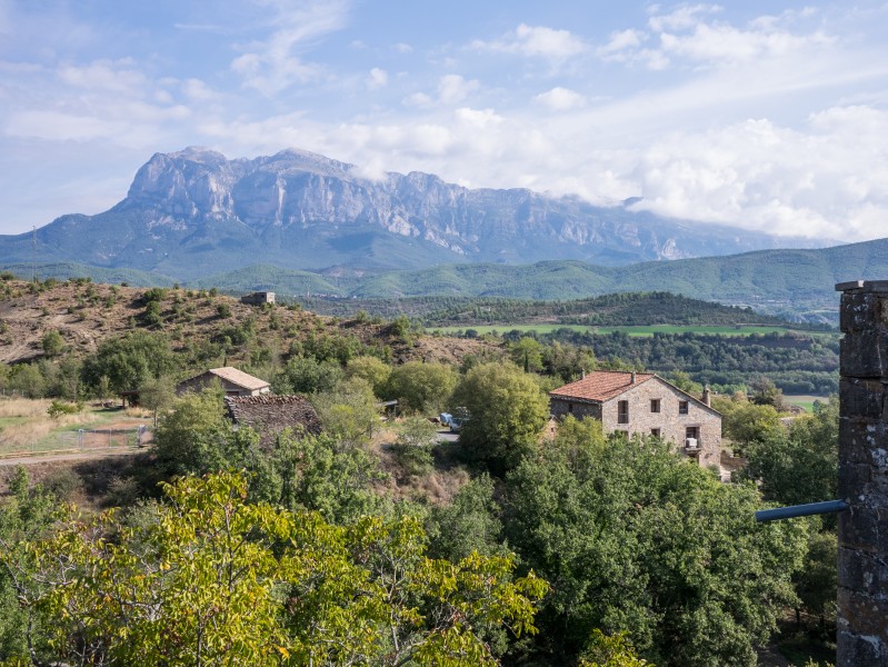 Aínsa - Castillo - Vista hacia Peña Montañesa