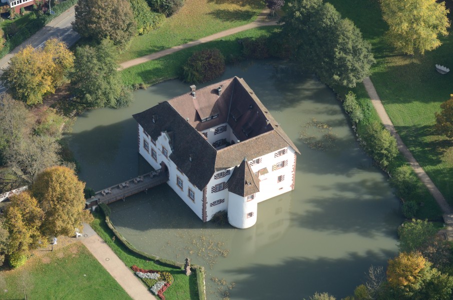 Aerial view - Inzlinger Wasserschloss4