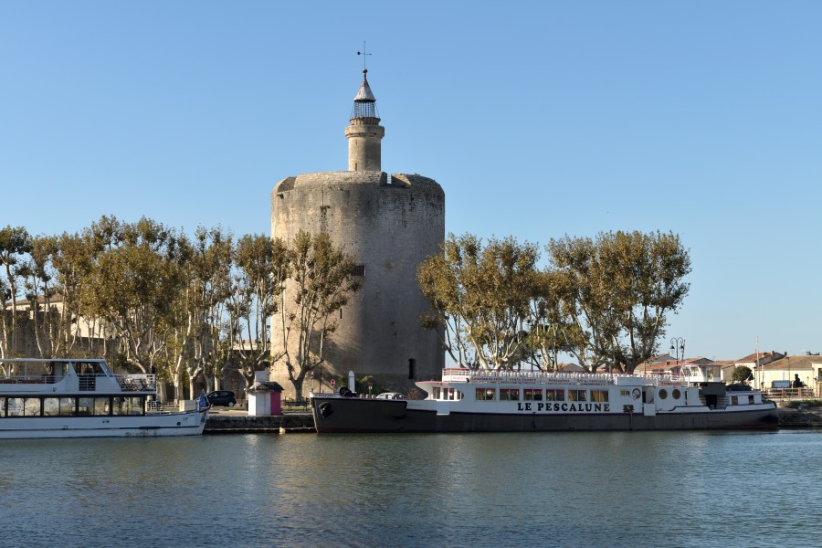 Aigues Mortes Tour de Constance Canal du Rhone a Sete