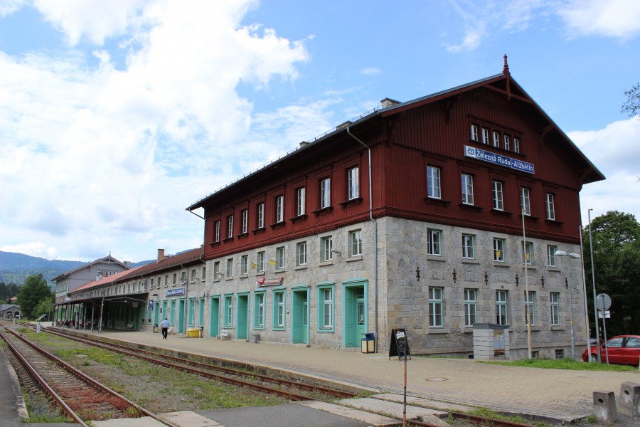 Alžbětín, staniční budova