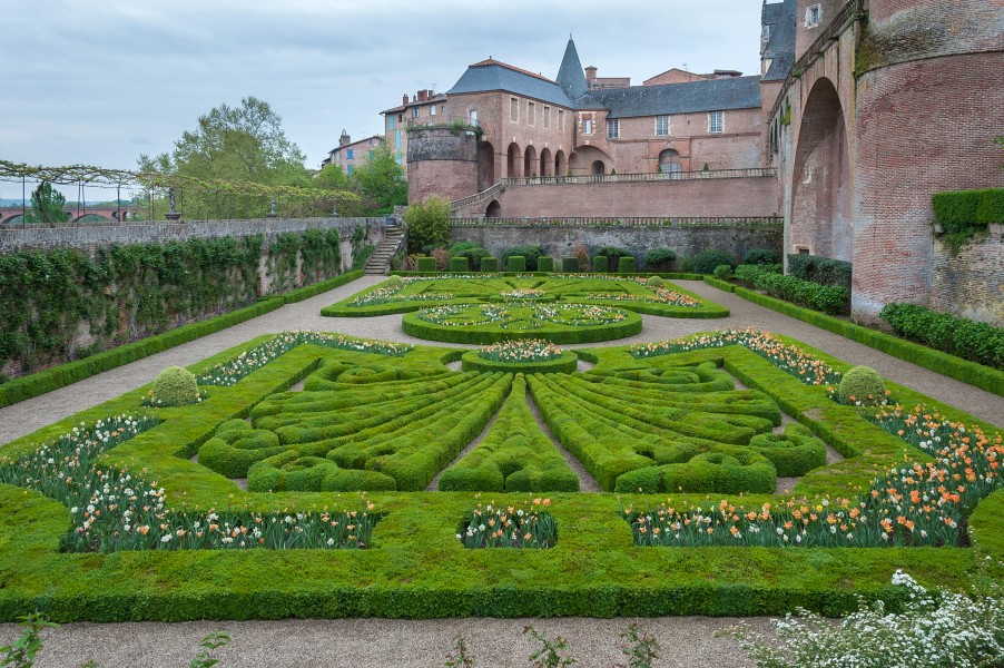 Albi Jardin du Palais de la Berbie 2013 04