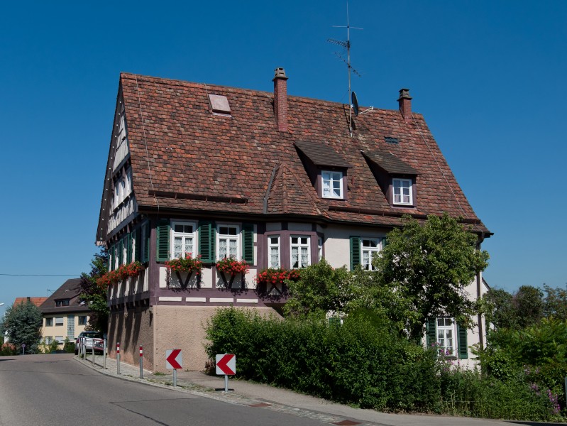 Altes Rathaus Stuttgart Heumaden side 2011 01