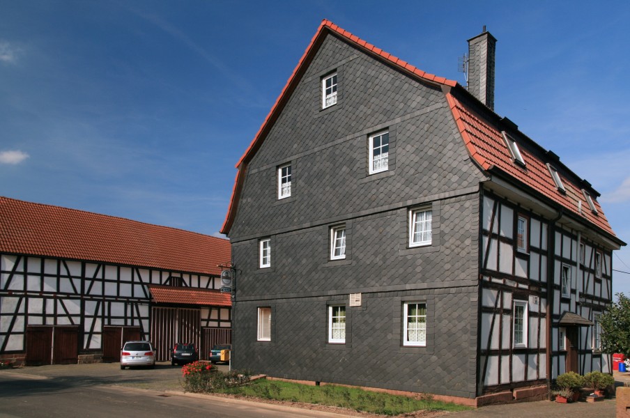 Amoeneburg Erfurtshausen Haarhaeuser Strasse 20110924 Emha 3363-4