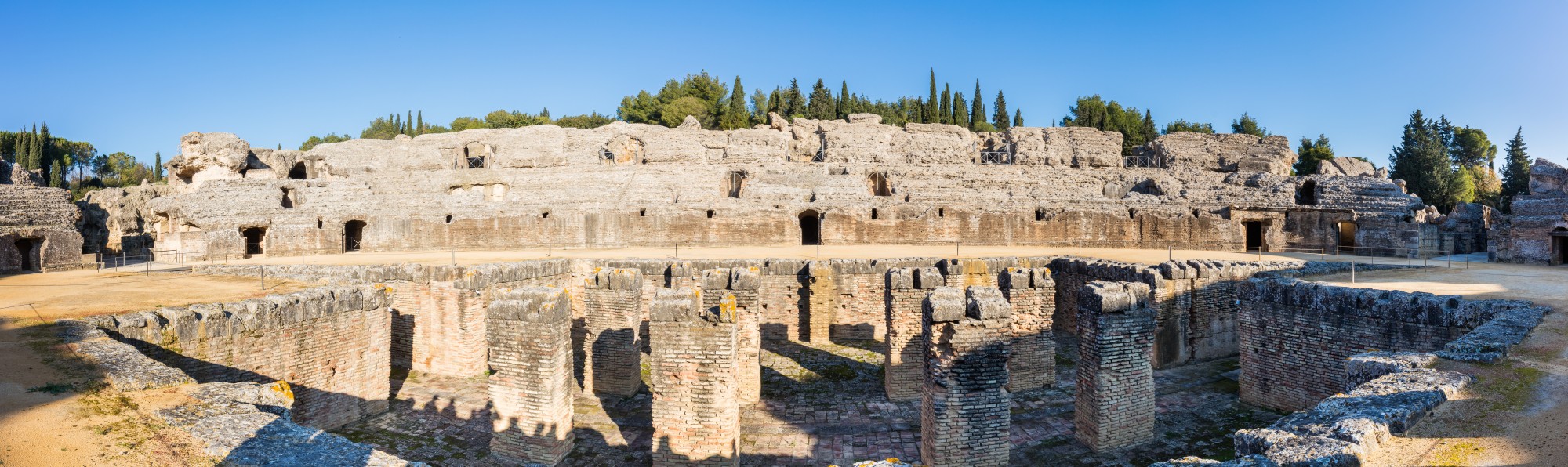 Anfiteatro de las ruinas romanas de Itálica, Santiponce, Sevilla, España, 2015-12-06, DD 12-14 PAN
